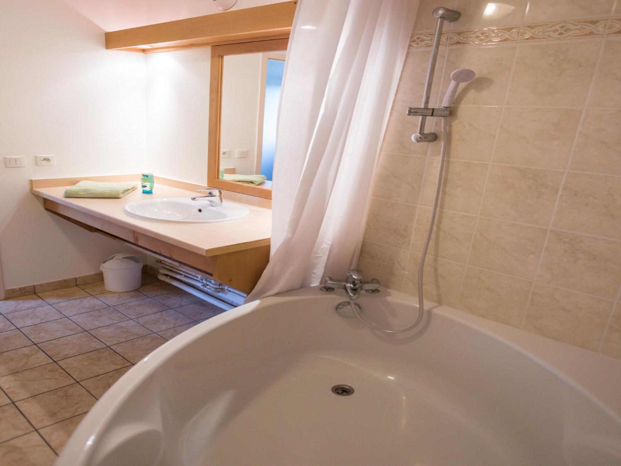 Great Holiday Home Near Lake Annecy Giez Exteriör bild